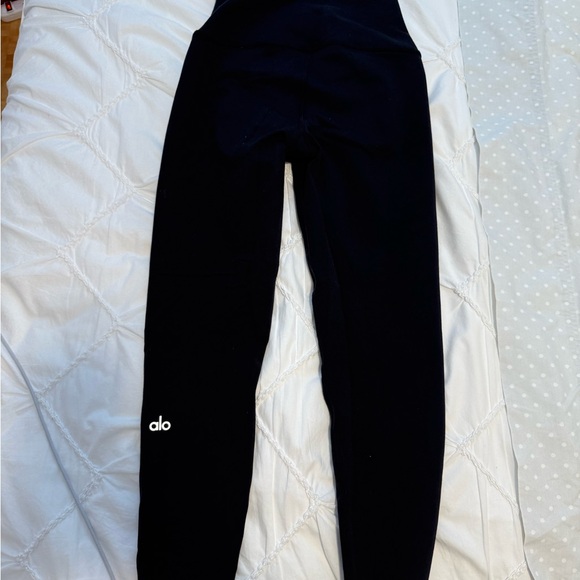 ALO Yoga Black Leggings - Picture 2 of 2